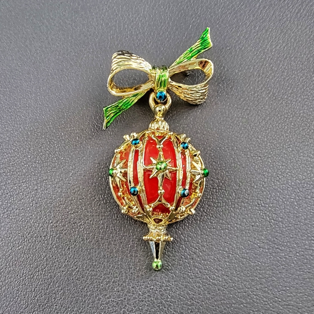 Vintage Ornament Brooch